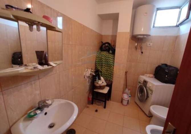 Shtepi ne shitje Apartament ne Tirane, 3+1, Mobilimi E mobiluar, Pagesa 210,000  Euro.
