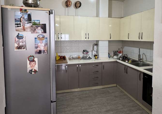 Shtepi ne shitje Shtepi Private ne Tirane, 4+1, Mobilimi Pjeserisht e mobiluar, Pagesa 25,000,000  Leke.