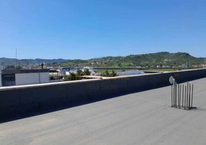 Qera, Godine 4-katshe, mbikalimi i Rinasit, Tirane. AREA40454