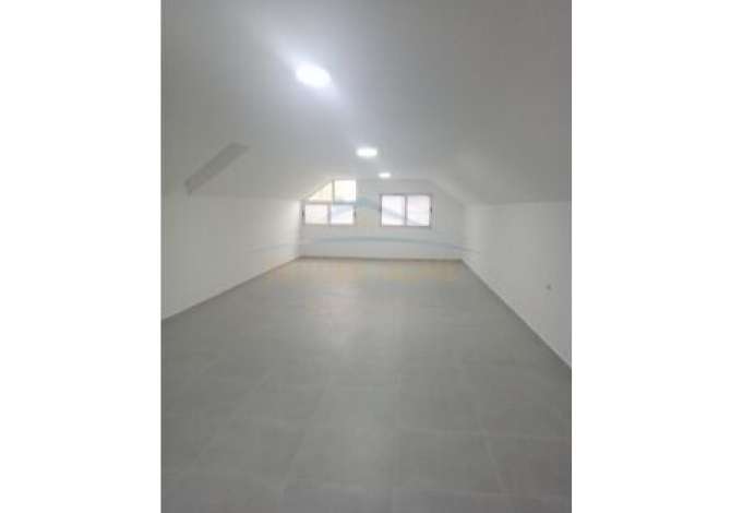 Ambient biznesi me qera 1+1 ne Tirane - 750 Euro