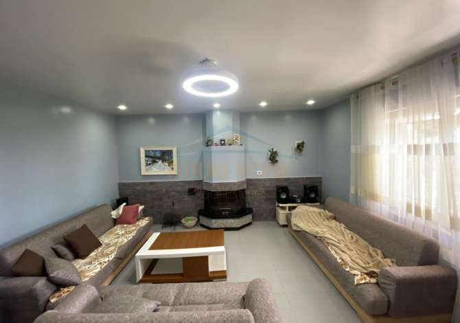 Shtepi ne shitje Vila Luksoze ne Tirane, 6+1, Mobilimi E mobiluar, Pagesa 600,000  Euro.