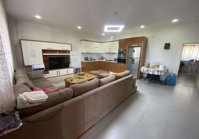 Shtepi ne shitje Vila Luksoze ne Tirane, 6+1, Mobilimi E mobiluar, Pagesa 600,000  Euro.