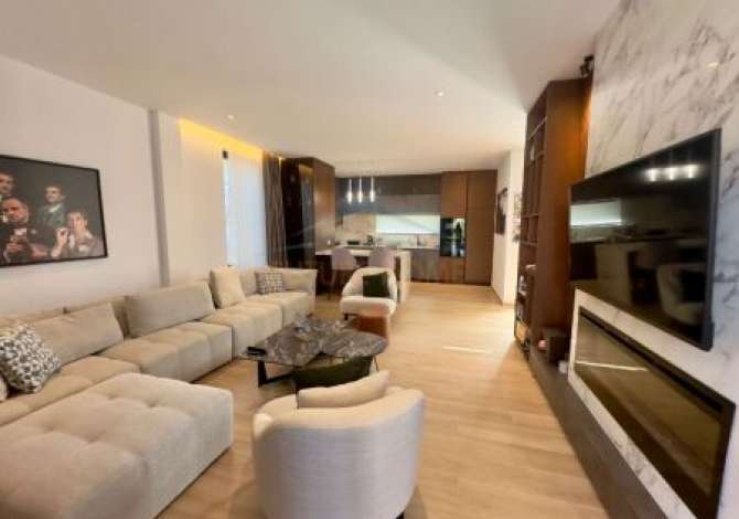 Shtepi ne shitje Vila Luksoze ne Durres, 4+1, Mobilimi E mobiluar, Pagesa 1,150,000  Euro.