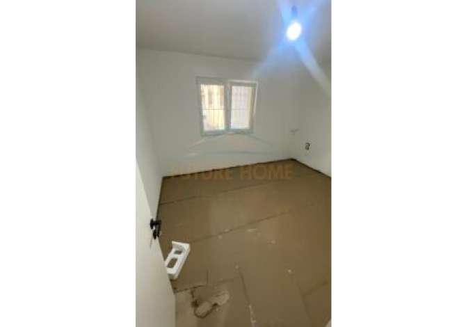 Shtepi ne shitje Apartament ne Tirane, 1+1, Mobilimi Bosh, pa mobiluar, Pagesa 98,000  Euro.