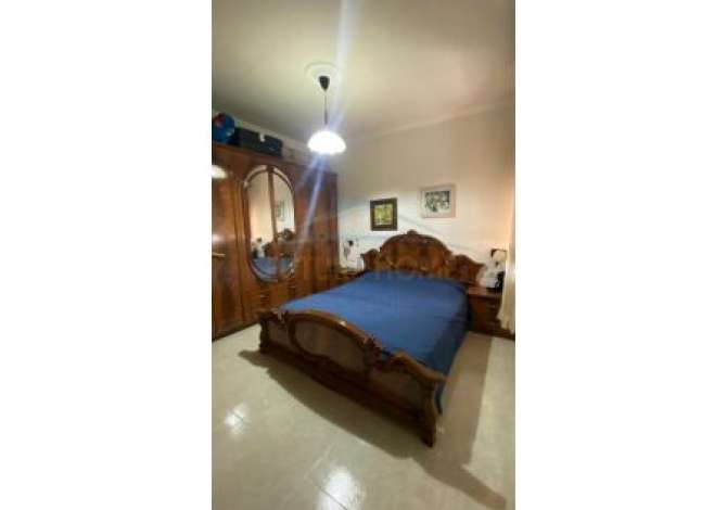 Shtepi ne shitje Apartament ne Tirane, 2+1, Mobilimi E mobiluar, Pagesa 180,000  Euro.