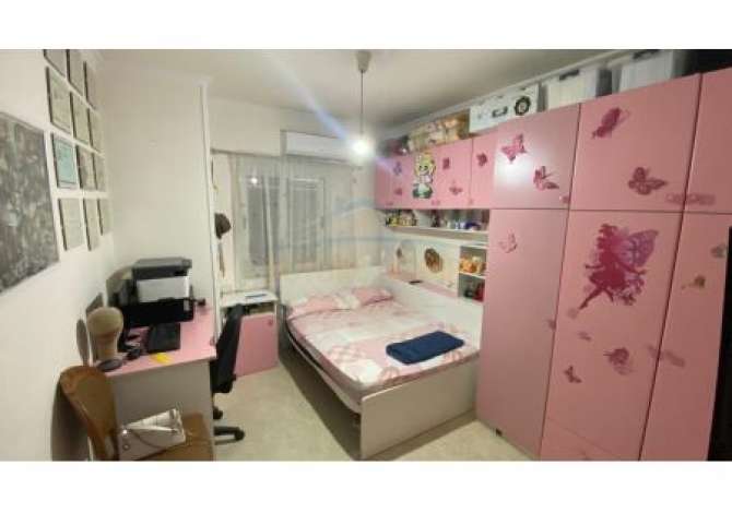 Shtepi ne shitje Apartament ne Tirane, 2+1, Mobilimi E mobiluar, Pagesa 180,000  Euro.