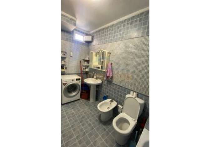 Shtepi ne shitje Apartament ne Tirane, 2+1, Mobilimi E mobiluar, Pagesa 180,000  Euro.