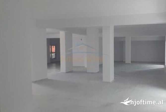 Ambient biznesi me qera 1+1 ne Tirane - 4,000 Euro