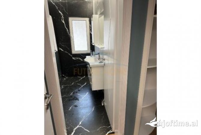 Shtepi me qera Apartament ne Tirane, 2+1, Mobilimi E mobiluar, Pagesa 1,000  Euro.