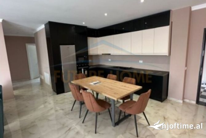 Shtepi me qera 3+1 ne Tirane - 1,200 Euro