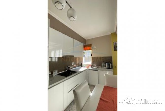 Shtepi ne shitje 3+1 ne Tirane - 215,000 Euro
