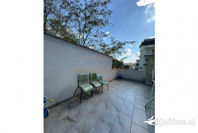 Shtepi ne shitje Apartament ne Tirane, 3+1, Mobilimi E mobiluar, Pagesa 215,000  Euro.