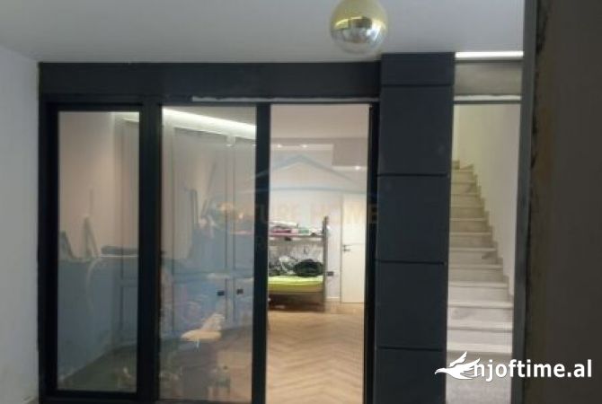 Ambient biznesi me qera 1+1 ne Tirane - 1,200 Euro