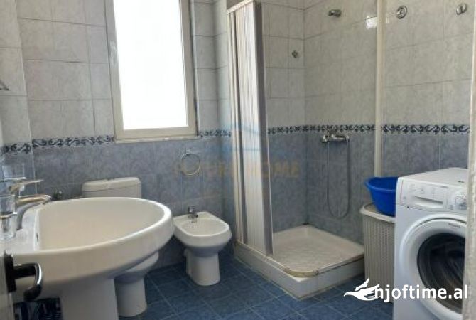 Shtepi me qera Apartament ne Tirane, 1+1, Mobilimi E mobiluar, Pagesa 500  Euro.