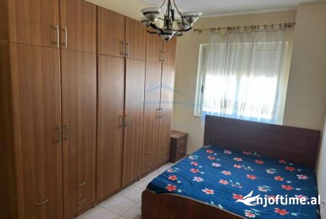 Shtepi me qera Apartament ne Tirane, 1+1, Mobilimi E mobiluar, Pagesa 500  Euro.