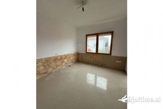Shtepi ne shitje 4+1 ne Tirane - 370,000 Euro