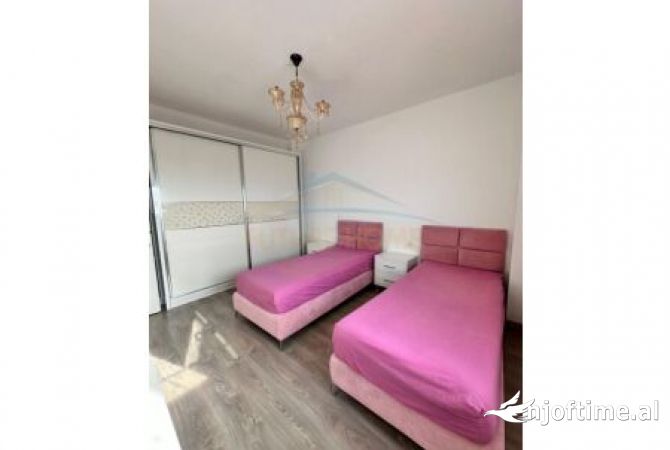 Shtepi ne shitje Apartament ne Sarande, 3+1, Mobilimi E mobiluar, Pagesa 245,000  Euro.