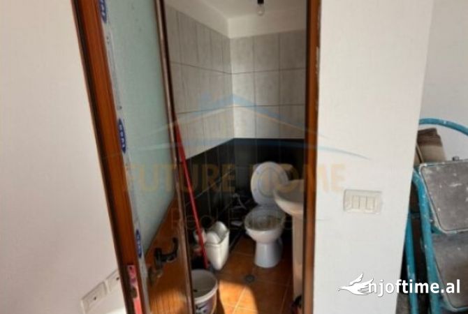 Shitje, Ambient Biznesi ( Njesi), prane Fabrikes se Qelqit, Kombinat, Tirane AREA47681   