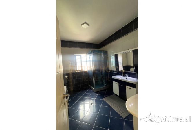 Shtepi ne shitje Apartament ne Tirane, 2+1, Mobilimi E mobiluar, Pagesa 1,380,000  Euro.