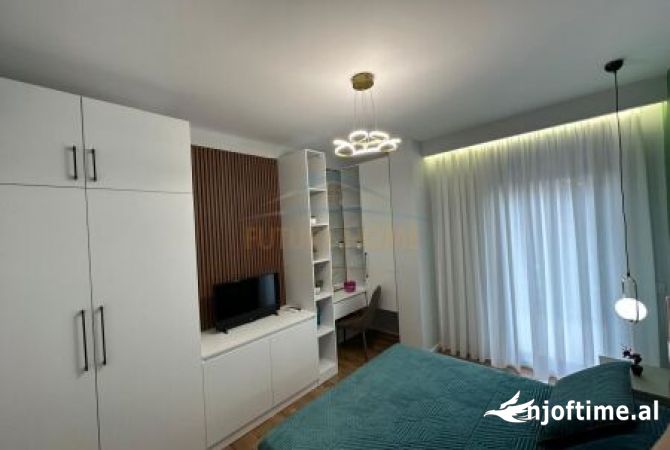 Shtepi ne shitje Apartament ne Tirane, 1+1, Mobilimi E mobiluar, Pagesa 195,000  Euro.