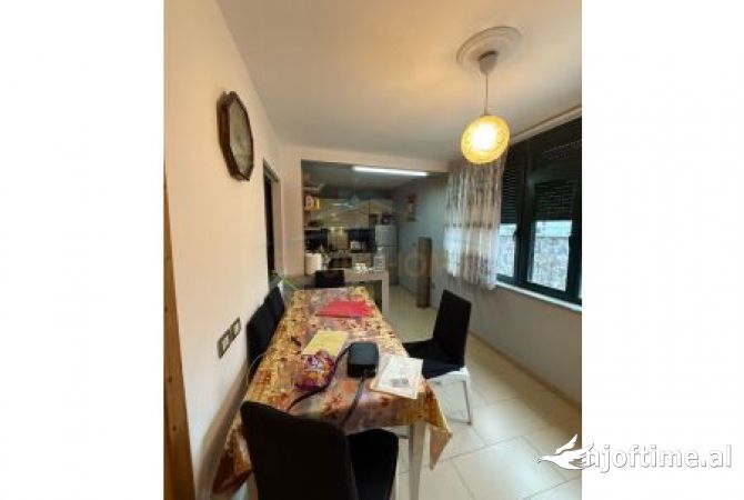 Shtepi me qera 3+1 ne Tirane - 750 Euro