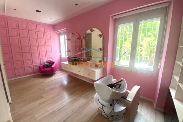 Ambient biznesi me qera 1+1 ne Tirane - 1,800 Euro