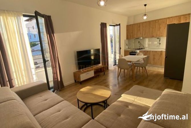 Shtepi me qera 2+1 ne Tirane - 450 Euro