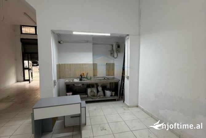 Ambient biznesi me qera 1+1 ne Tirane - 400 Euro