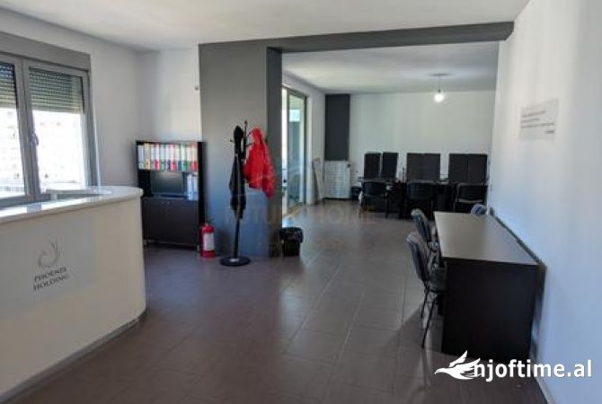 Ambient biznesi me qera 3+1 ne Tirane - 900 Euro