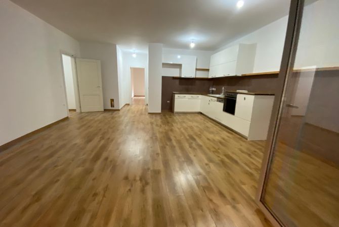 Shtepi me qera 2+1 ne Tirane - 800 Euro