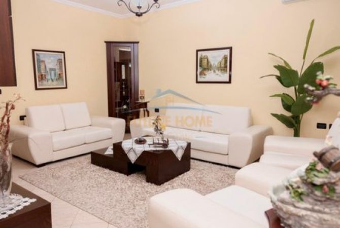 Shtepi me qera 2+1 ne Tirane - 1,000 Euro