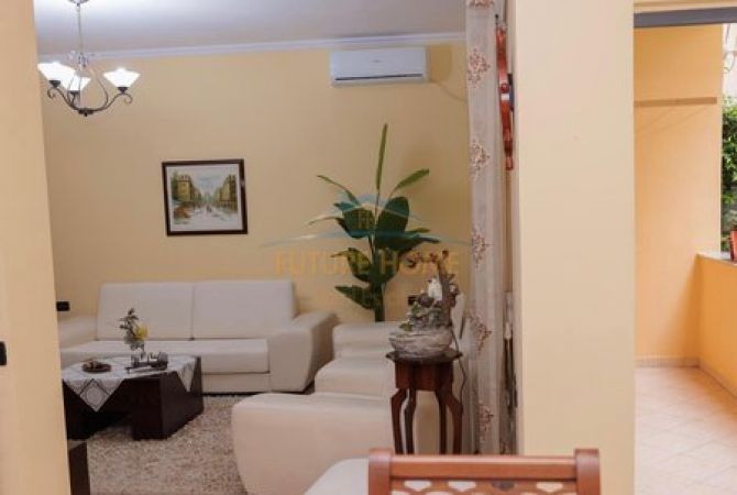 Shtepi me qera 2+1 ne Tirane - 1,000 Euro