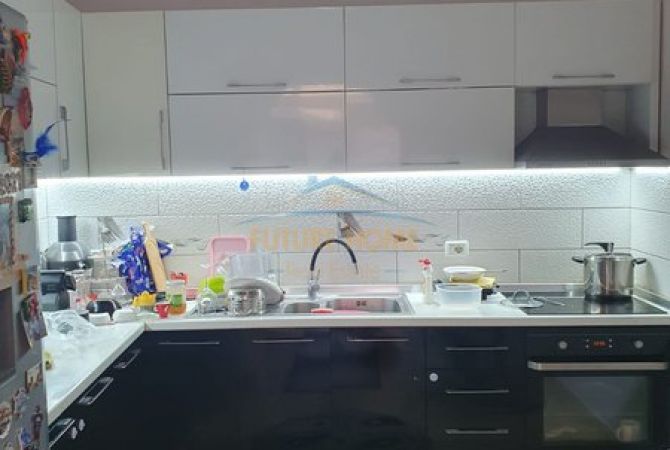 Shtepi me qera 2+1 ne Tirane - 700 Euro