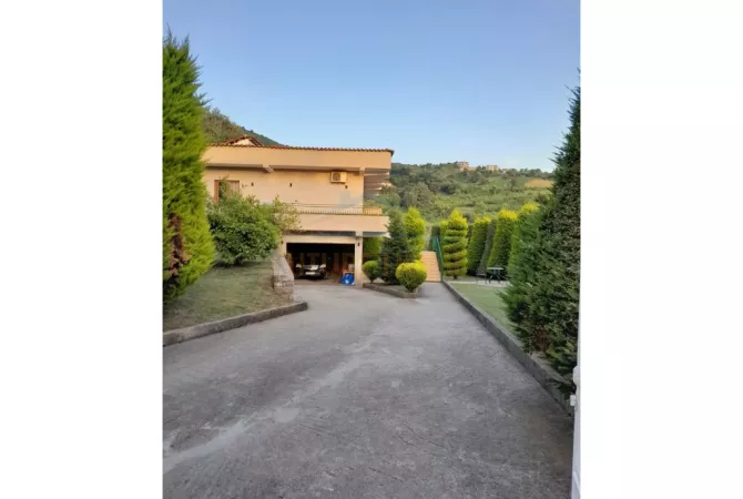 Shtepi ne shitje Shtepi Private ne Tirane, 2+1, Mobilimi E mobiluar, Pagesa 320,000  Euro.