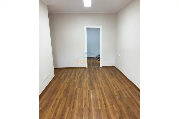 Qera, Ambient Zyre, Zogu I Zi, Tirana Ring Center, Tirane.