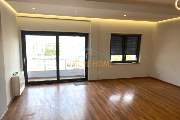 Qera, Ambient Zyre, Zogu I Zi, Tirana Ring Center, Tirane.