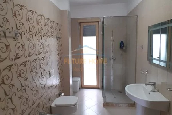 Shtepi me qera 2+1 ne Tirane - 580 Euro