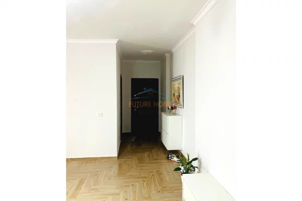 Shtepi me qera Apartament ne Tirane, 2+1, Mobilimi Pjeserisht e mobiluar, Pagesa 650  Euro.