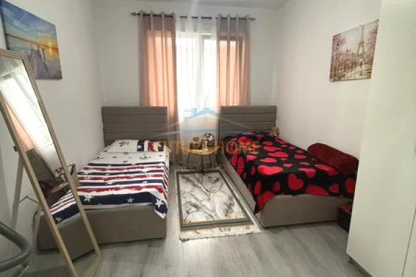 Shtepi ne shitje Apartament ne Tirane, 2+1, Mobilimi E mobiluar, Pagesa 119,000  Euro.