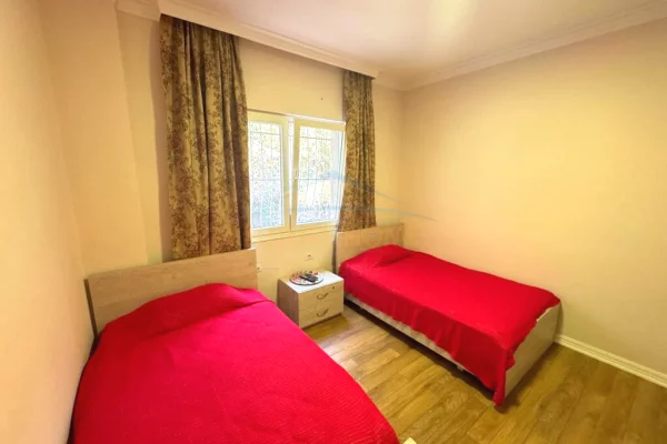 Shtepi me qera Apartament ne Tirane, 2+1, Mobilimi E mobiluar, Pagesa 850  Euro.