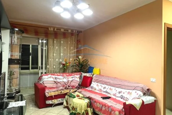 Shtepi me qera 1+1 ne Tirane - 40,000 Leke