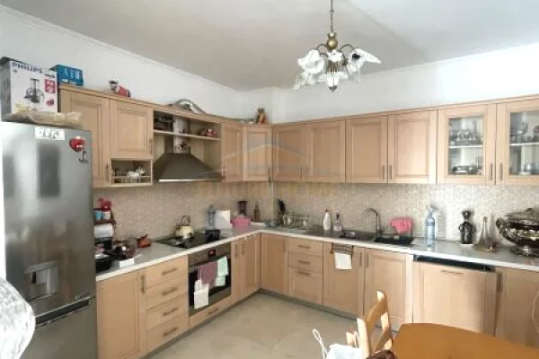 Shtepi ne shitje 2+1 ne Tirane - 220,000 Euro