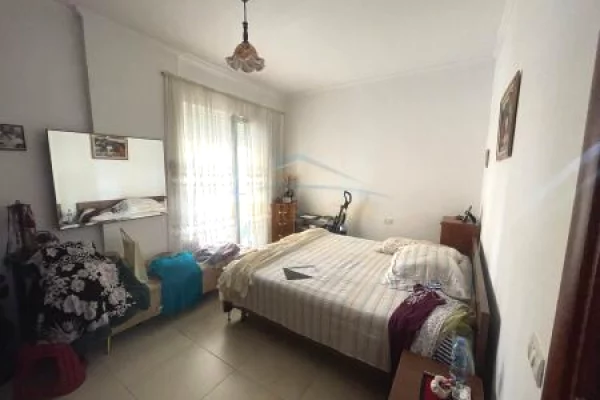 Shtepi ne shitje Apartament ne Tirane, 2+1, Mobilimi E mobiluar, Pagesa 220,000  Euro.