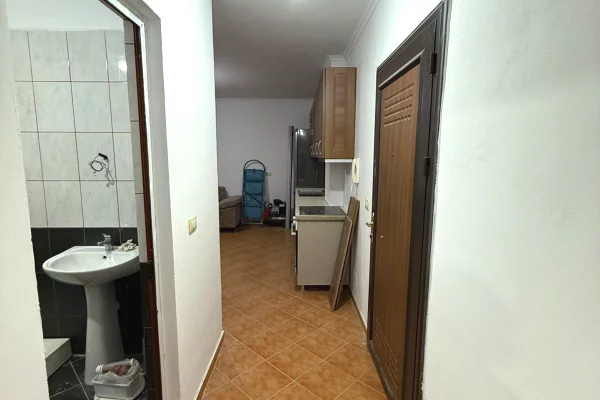 Shtepi me qera 1+1 ne Tirane - 400 Euro
