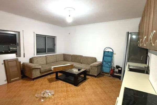 Shtepi me qera Apartament ne Tirane, 1+1, Mobilimi E mobiluar, Pagesa 400  Euro.