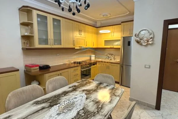 Shtepi ne shitje 2+1 ne Tirane - 175,000 Euro