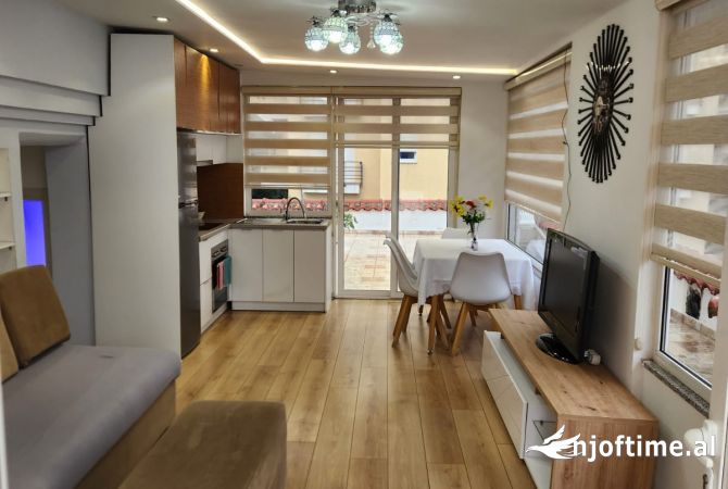 Shtepi me qera Apartament ne Tirane, 2+1, Mobilimi E mobiluar, Pagesa 450  Euro.