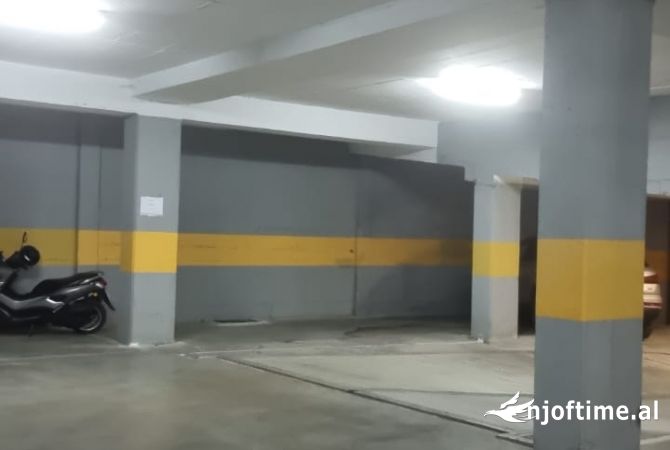 Shtepi me qera Apartament ne Tirane, 2+1, Mobilimi E mobiluar, Pagesa 1,100  Euro.