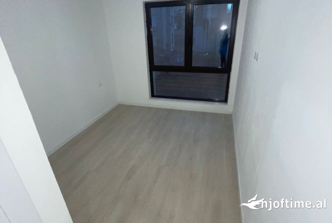 Shtepi me qera Apartament ne Tirane, 2+1, Mobilimi Bosh, pa mobiluar, Pagesa 750  Euro.