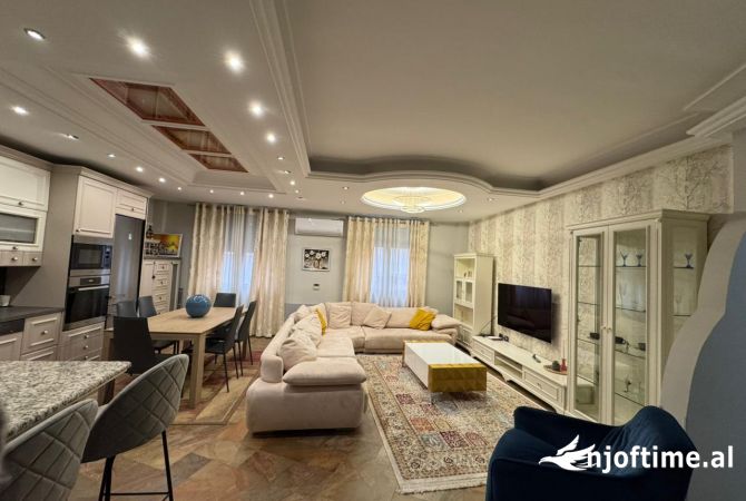 Shtepi me qera 3+1 ne Tirane - 1,300 Euro